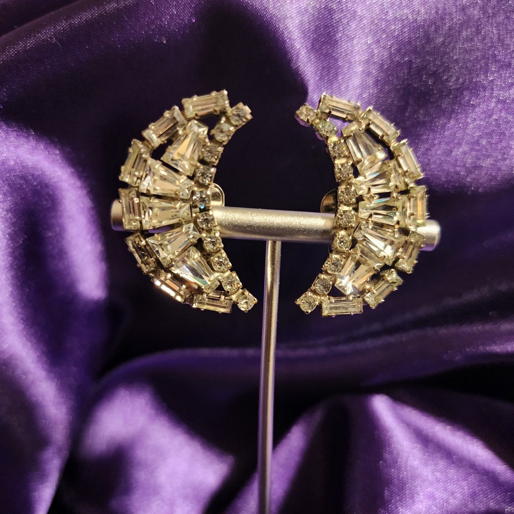 Vtg Silver Tone Crescent Moon Rhinestone Baguette Clip On Earrings Fan